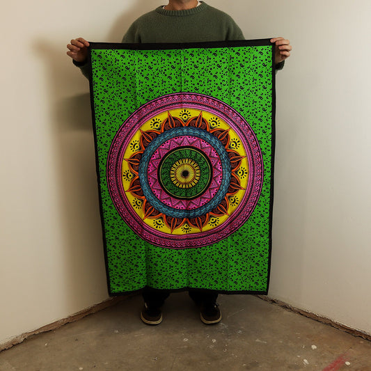 Pamut falikép (70x110cm) - Vibráló Mandala