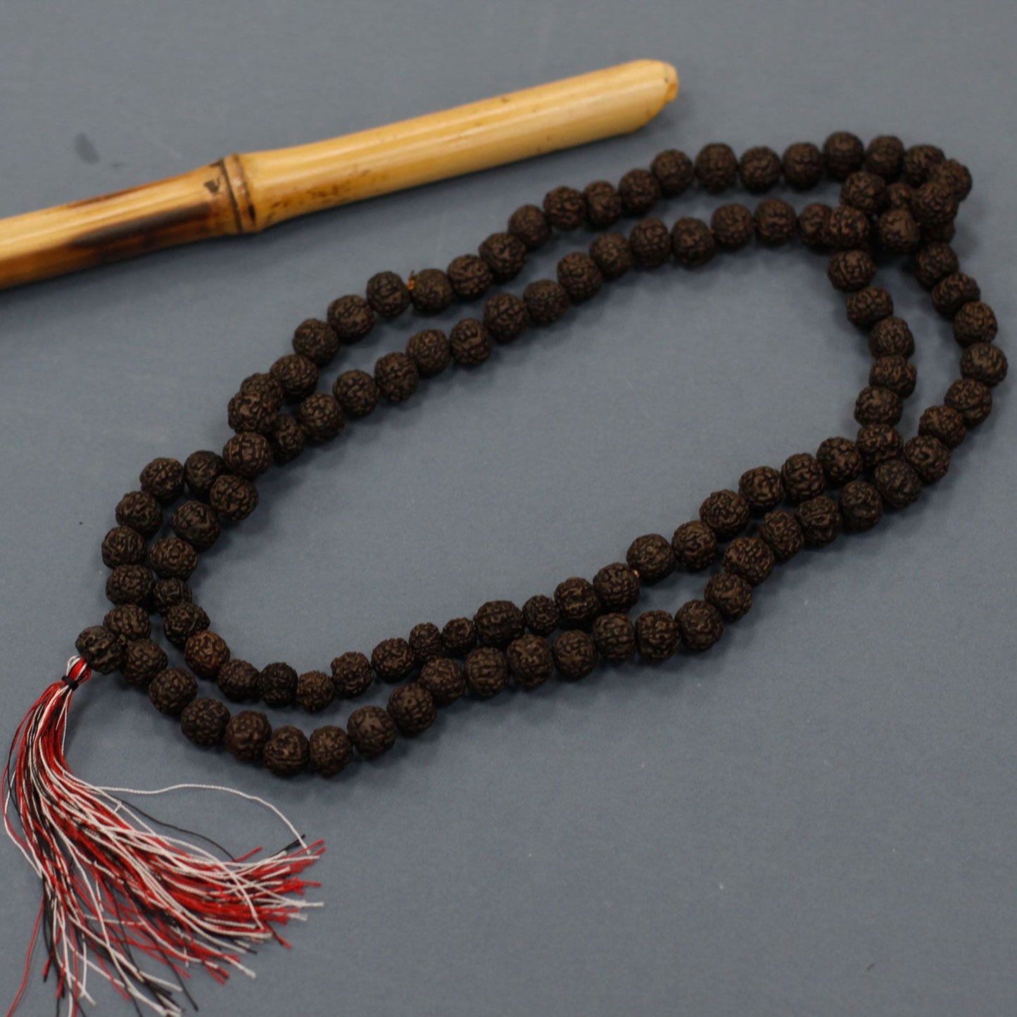 108 szemes sötét Rudraksha mala