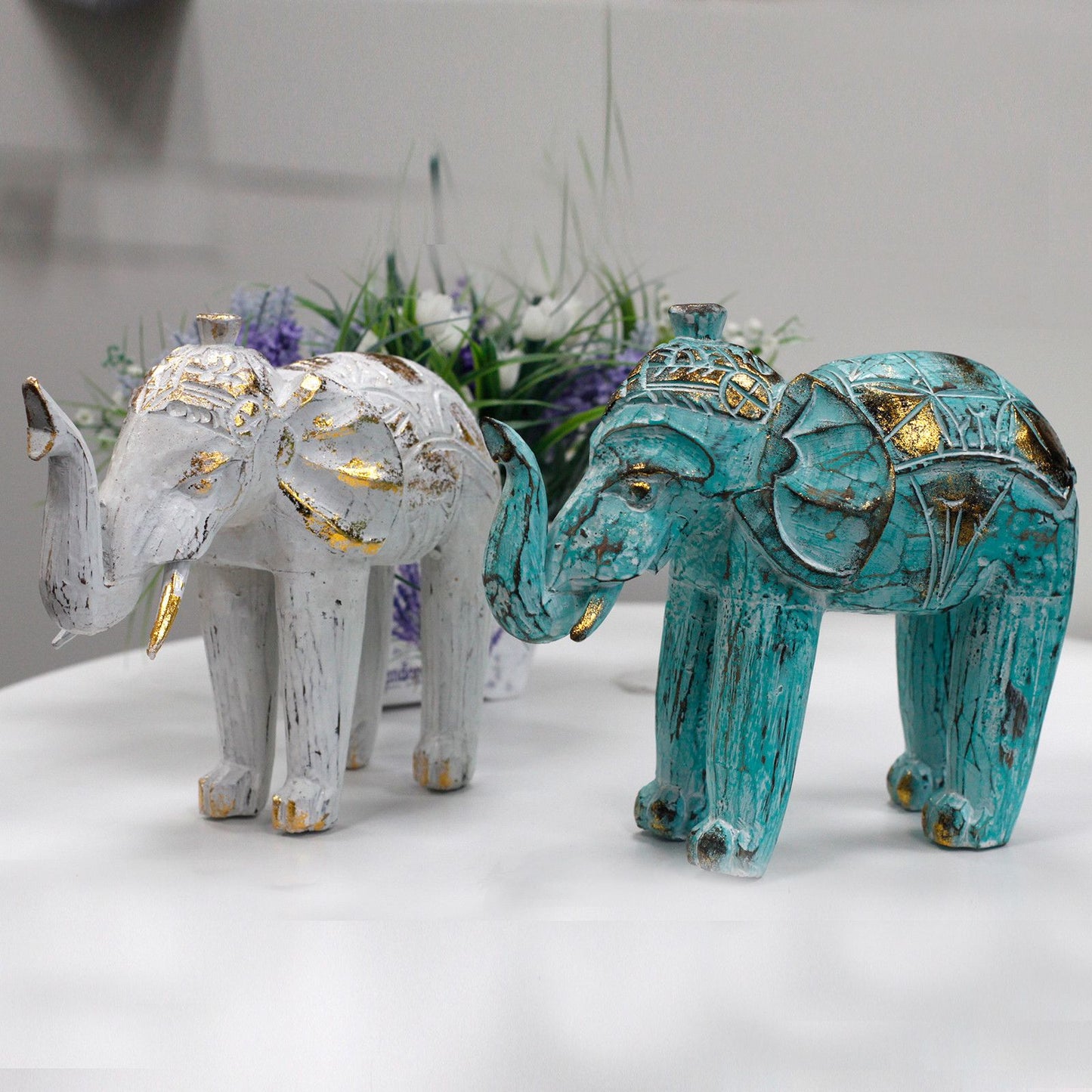 Fából faragott elefánt - Fehérarany