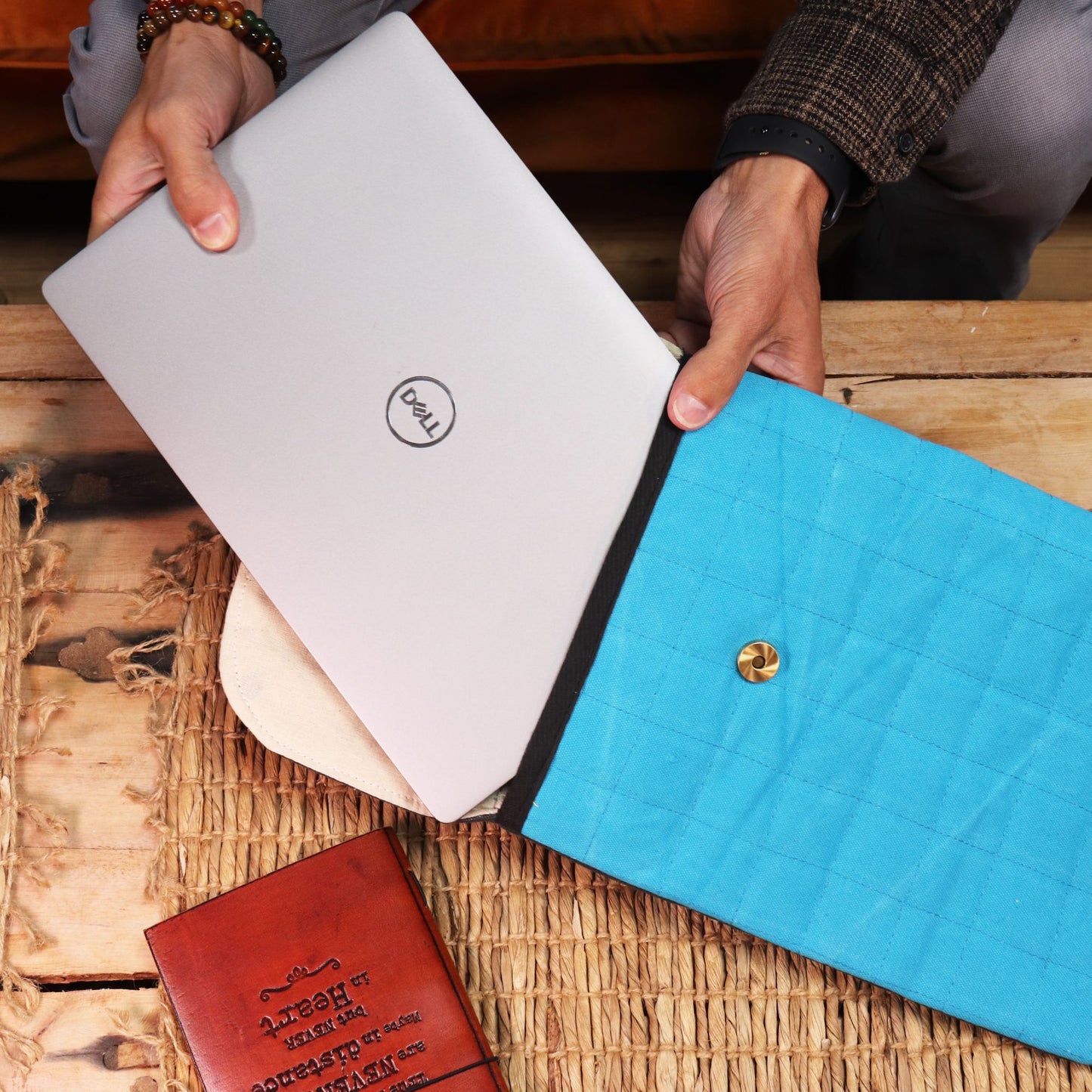 Párnázott laptop tok – fantasztikus türkiz – 14oz kőmosott