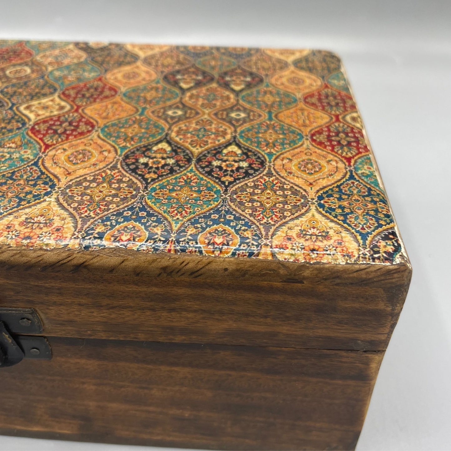 Nagy, mázas kerámia fadoboz – 20x15x7,5 cm – Hagyományos mintával