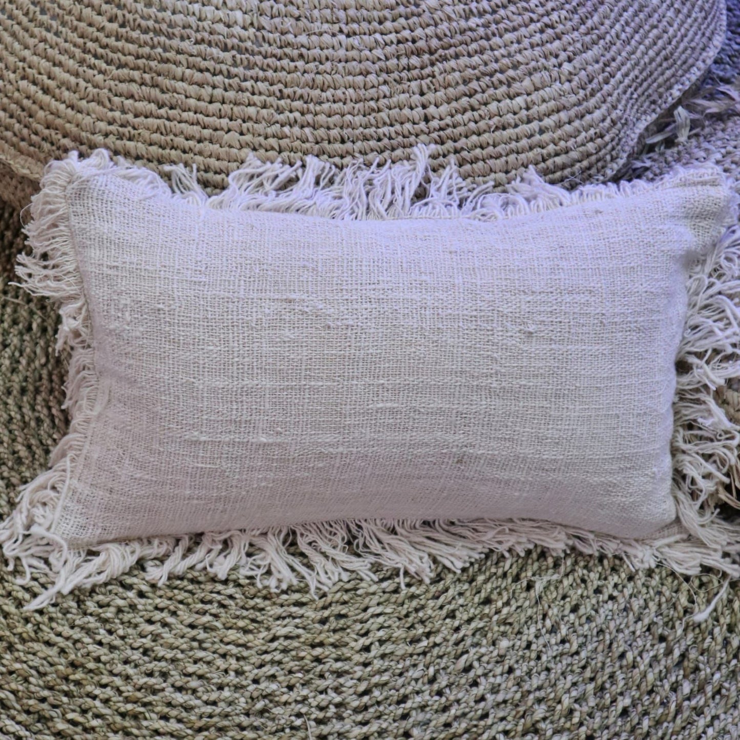 1x vászon díszpárna 30x50cm rojttal