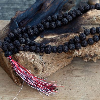 108 szemes sötét Rudraksha mala