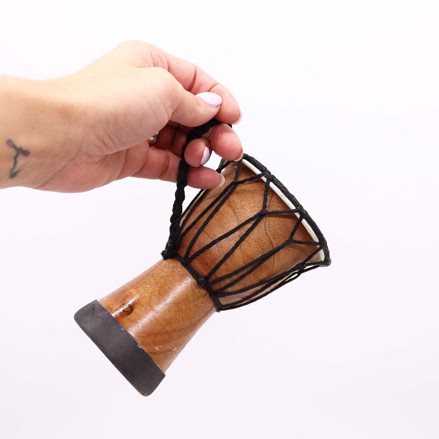 Kézzel készített széles tetejű djembe dob – 15 cm