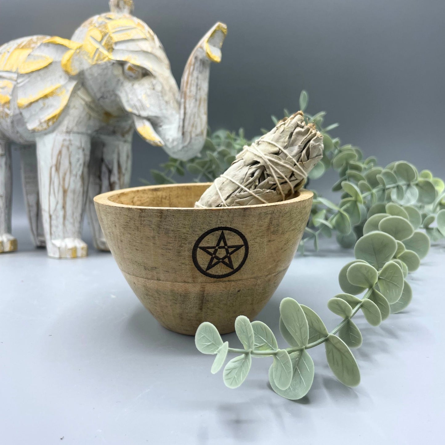 Fából készült kenő- és rituális áldozati tál – ötszögletű – 12x7cm