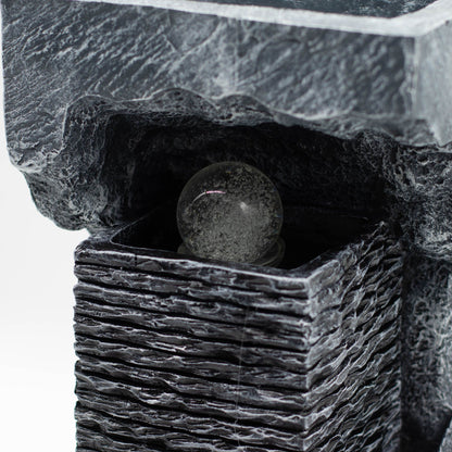 Nagy vízijáték - 24x22x48cm - Színváltós kristálygömb sziklában