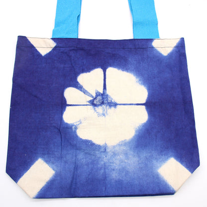 Natúr batikolt pamut táska (8oz) - 38x42x12cm - Kék virág - Kék fogantyú