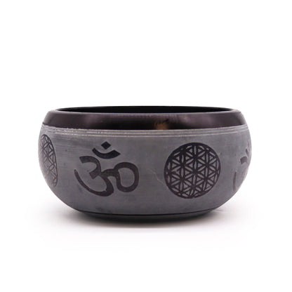 Földpor hangtál – Om öt Buddha – 16 cm