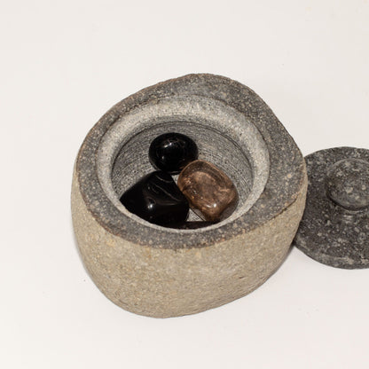Természetes folyami kő földelő edény – Kicsi (kb. 9x7cm)