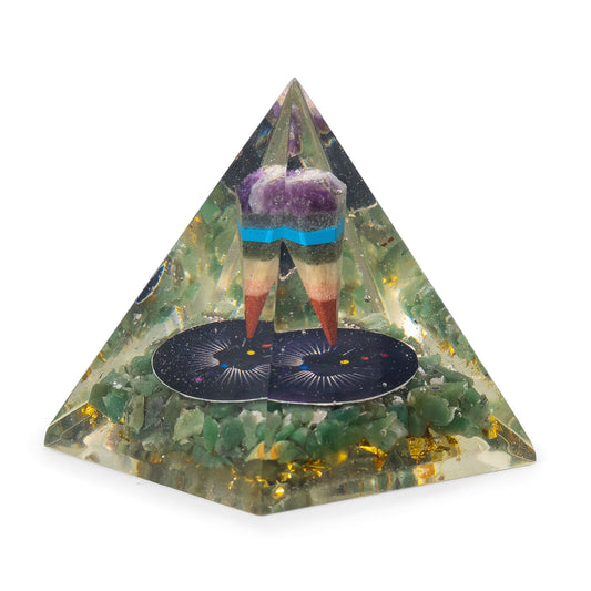 Med Organit Piramis 7x6cm - Inga - Zöld Aventurin Forgács