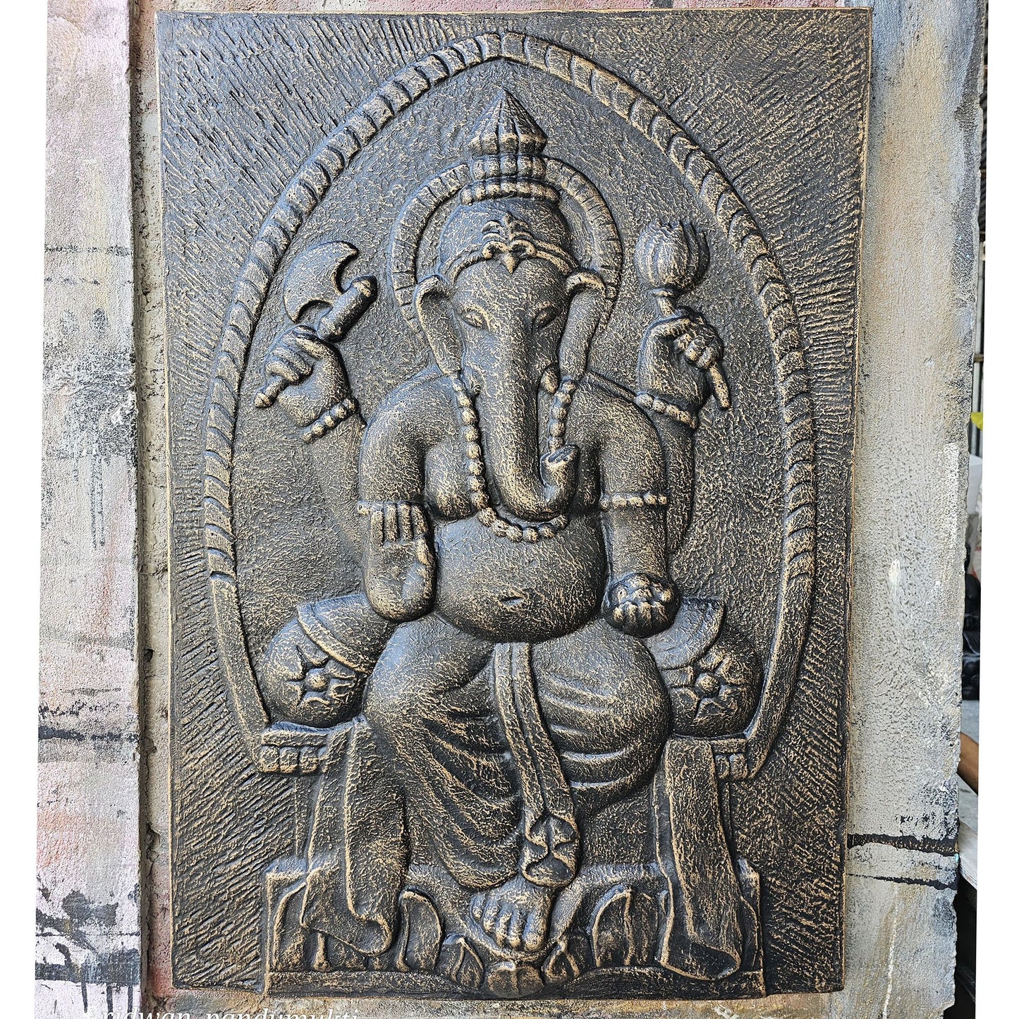 Antik aranyozott domborműves Ganpati vas képkeret - 0,7x1 m