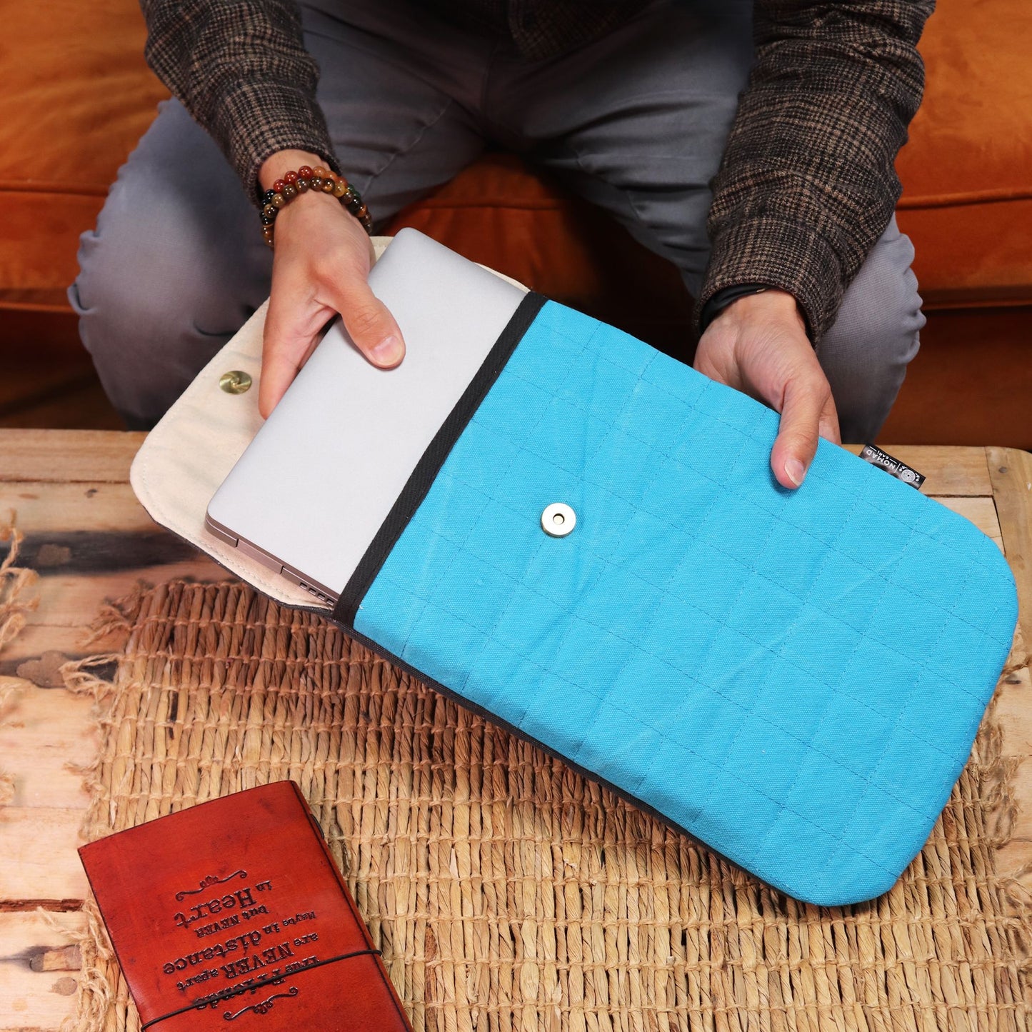 Párnázott laptop tok – fantasztikus türkiz – 14oz kőmosott