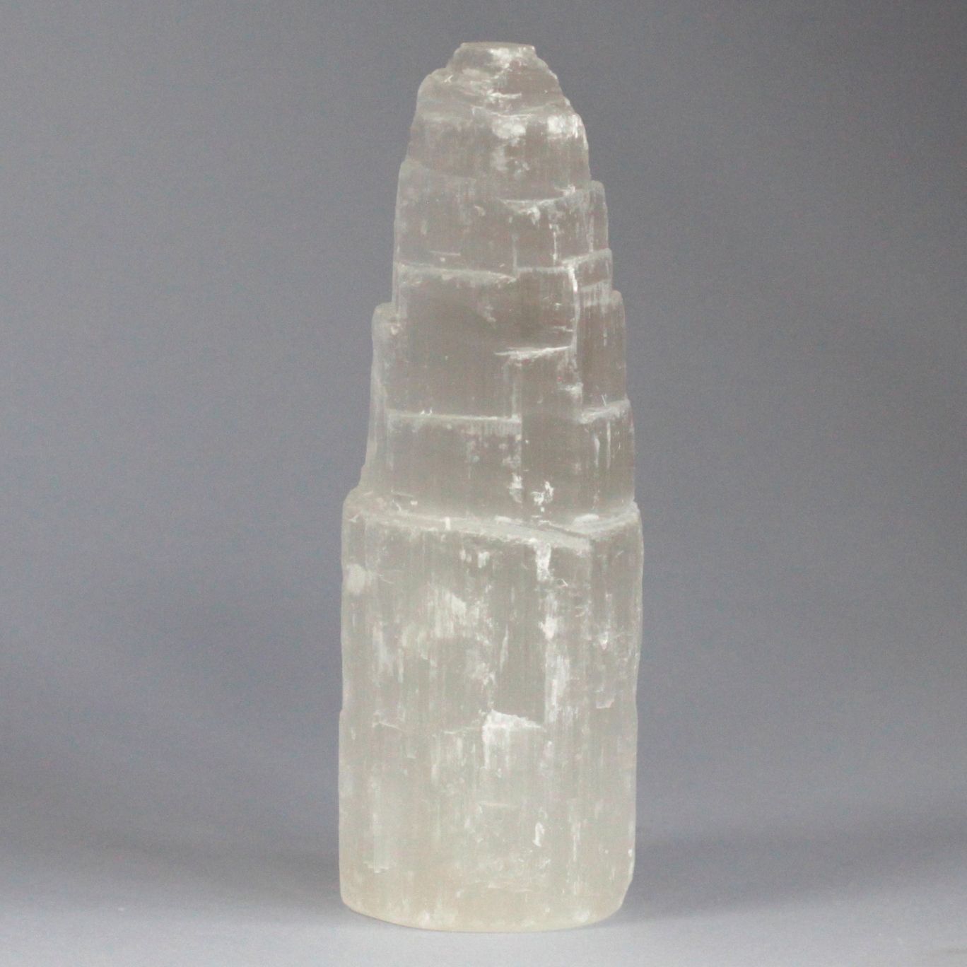 Természetes szelenit torony – 15 cm