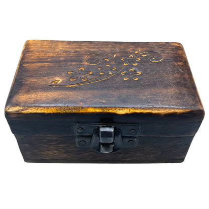 Fa pirulaadagoló 9x5x4cm - Faragott minták