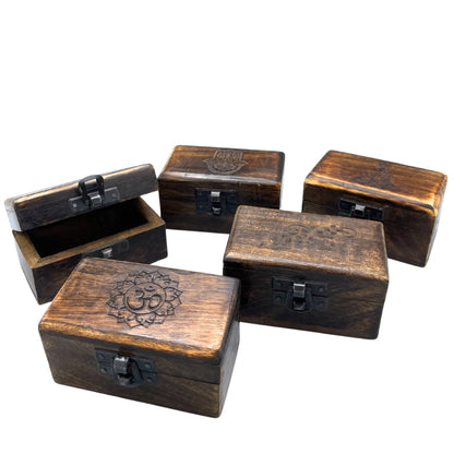 5 db-os fa tablettatartó készlet 9x5x4 cm – faragott mintákkal