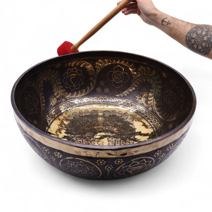 Gravírozott – Óriási rezgő lábú állótál – 50x20 cm (10,7 kg)