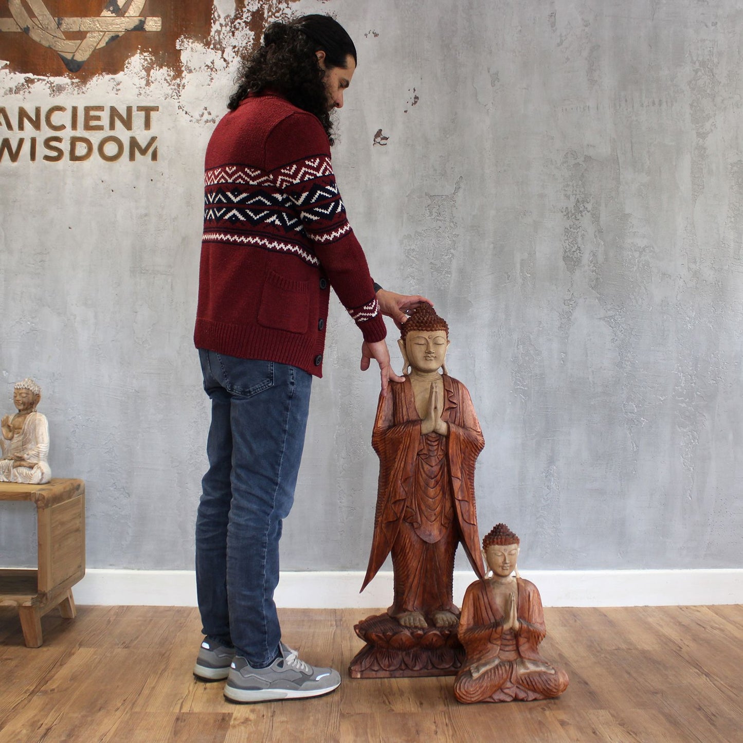 Kézzel faragott Buddha szobor - 100 cm Welcome - Fehérre meszelt
