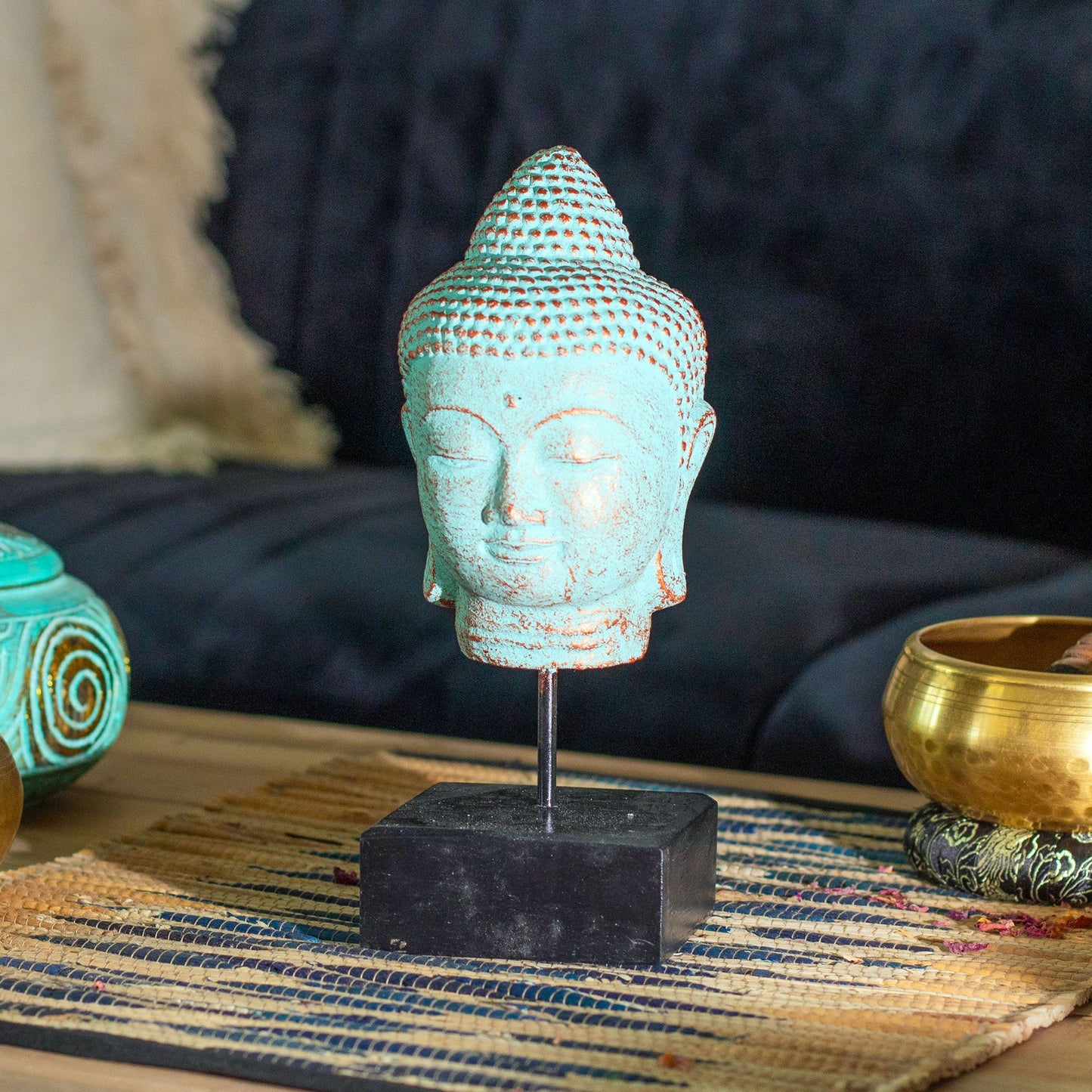 Nyugalmi Buddha fej állványon - Zöld réz