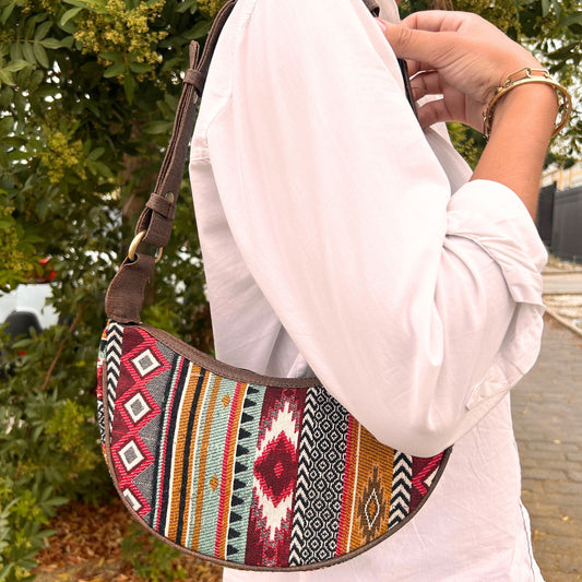 Jacquard Hobo táska – Gazdag barnák (barna pánt)