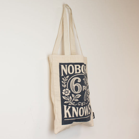 Nomad Sari Iconic Toni Tote táska – Nobody Knows 67 – Natúr 10oz
