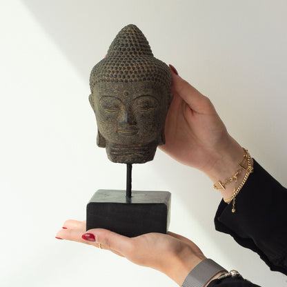 Csend Buddhafej állvánnyal - szürke