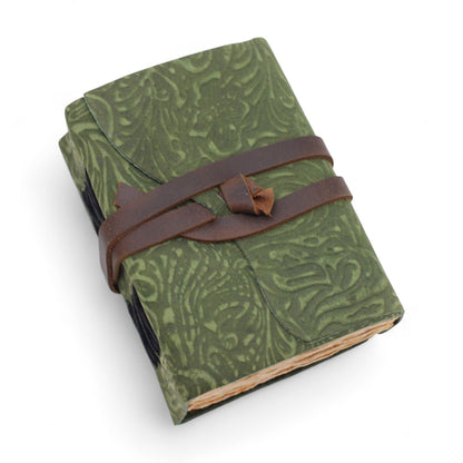 Vastag, roncsolt szélű bőr notesz – Zöld labirintus minta – 12.7×8.9 cm