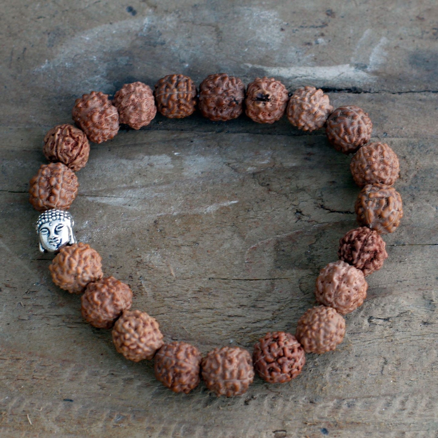 Rudraksha Buddha karkötő mala - barna